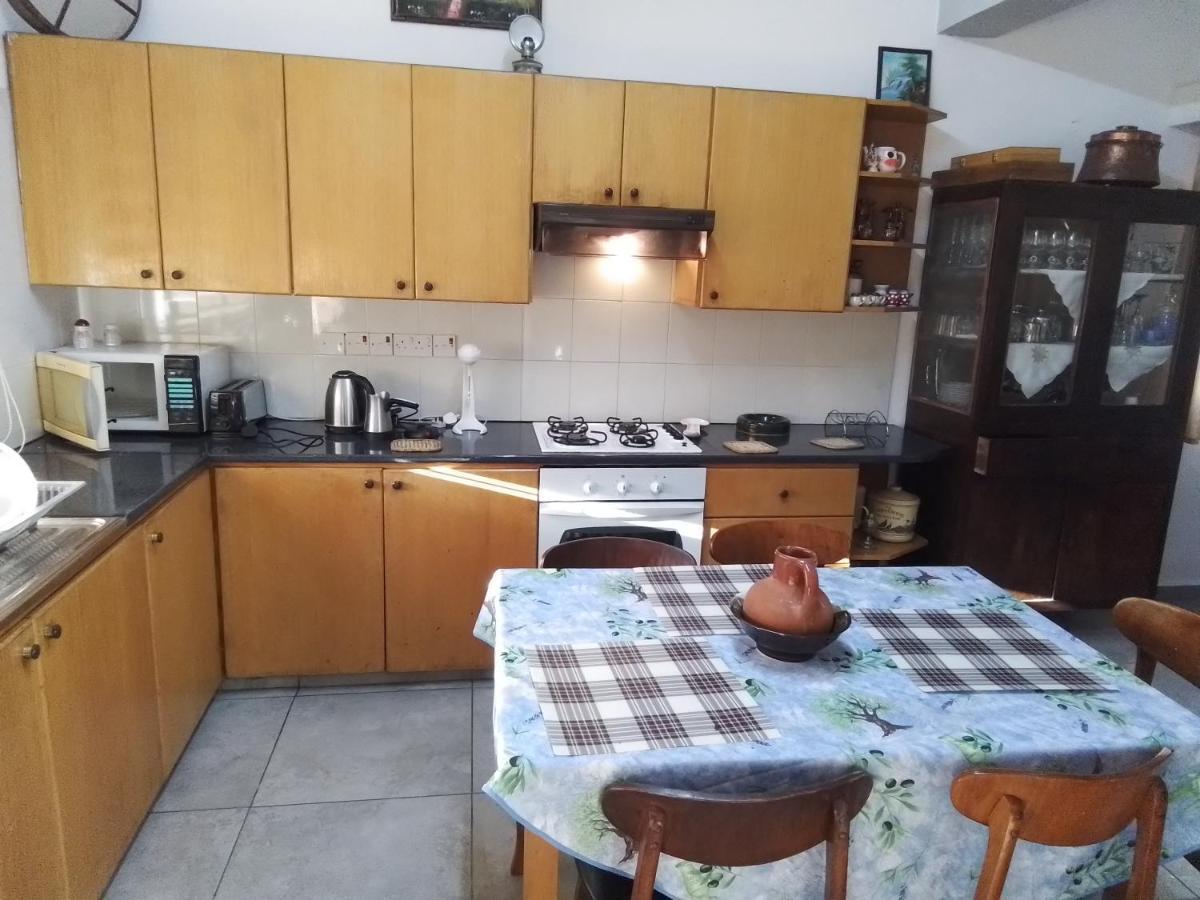 Kampi Double Storey House In The Village Nicosia Luaran gambar