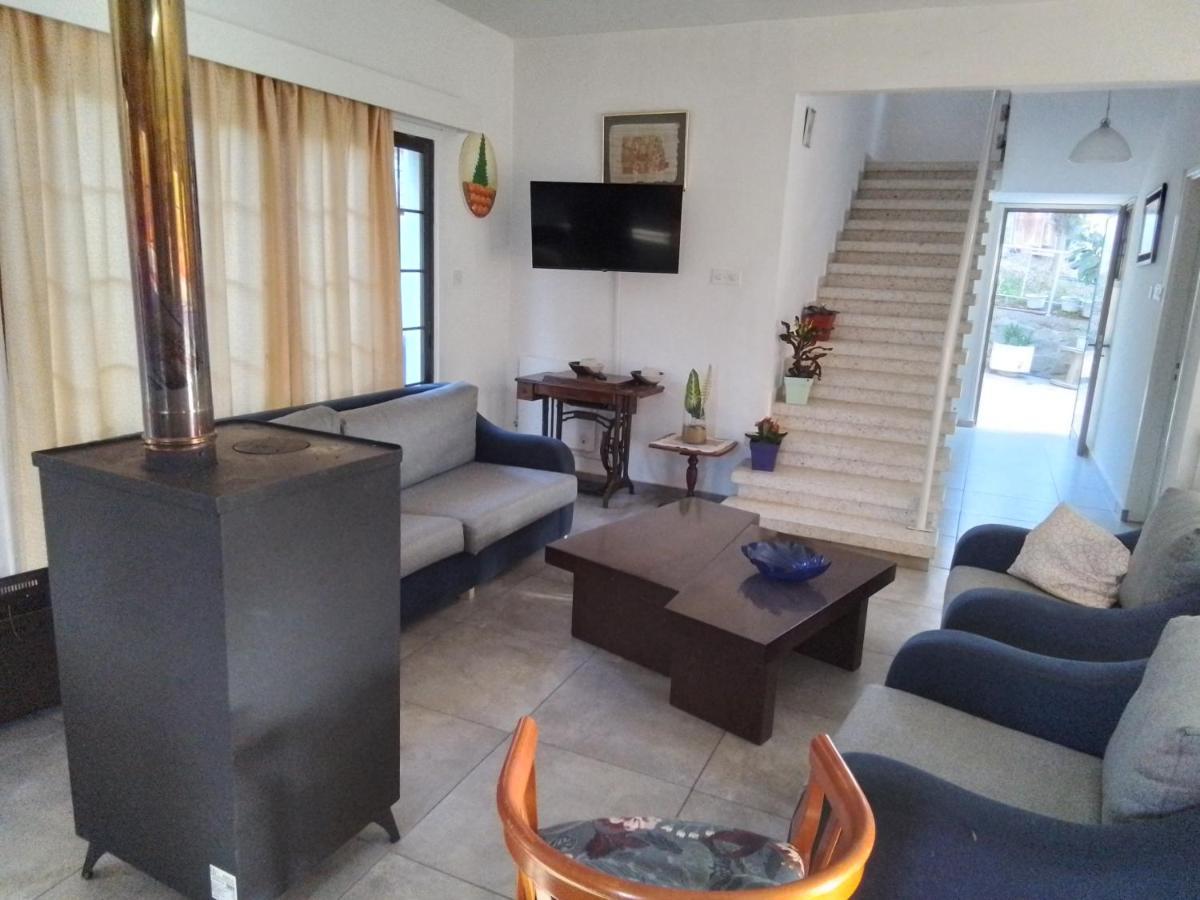 Kampi Double Storey House In The Village Nicosia Luaran gambar