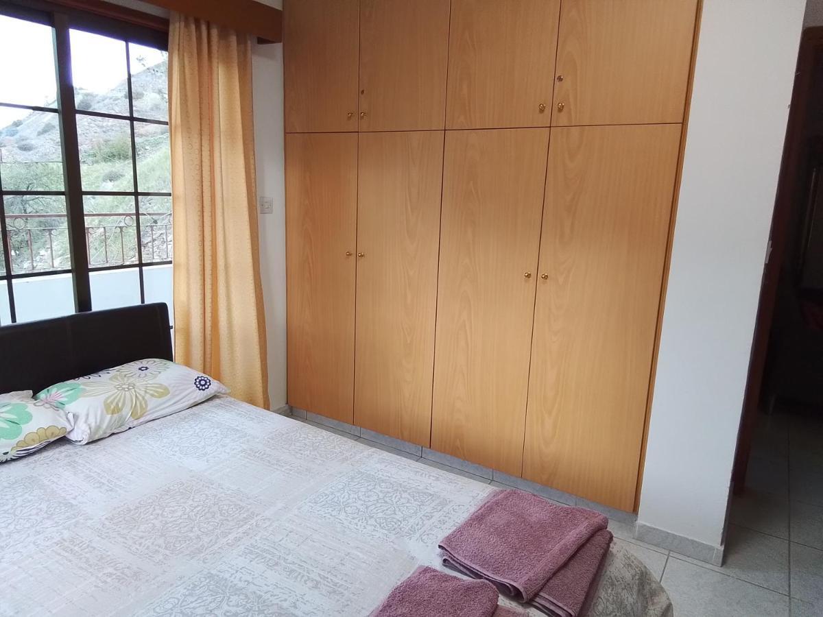 Kampi Double Storey House In The Village Nicosia Luaran gambar